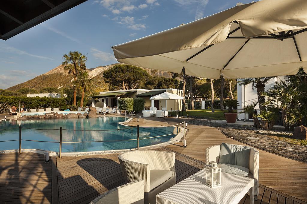 Hotel Orsa Maggiore Vulcano  Exteriör bild